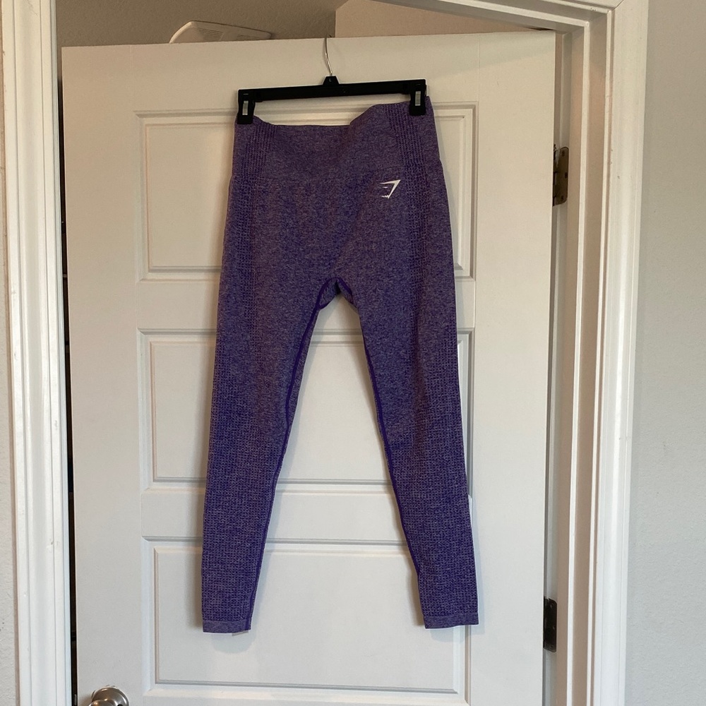 Gymshark women Leggings in Vibrant Purple
